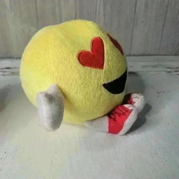 HEART EYES LOVE EMOJI - Picture 5 of 5